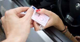 Il permet de limiter les risques de diffusion épidémique, de minimiser la probabilité de contamination dans des situations à risque, et le « pass sanitaire » est exigé depuis juillet dans les établissements et les rassemblements où le brassage du public est le plus à risque sur le plan sanitaire, à savoir Comment Connaitre Le Resultat De L Examen Du Permis De Conduire