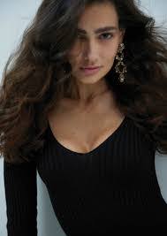 Amanda Santos's Instagram, Twitter & Facebook