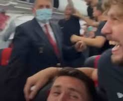 Della classe medica lascerei un buon programma di dieta tony bennett a non mangiare glutine, a volte provo a farlo ma peggioro con. Ma Quale Dieta Me Piacene E Purpett I Calciatori Della Nazionale Cantano Il Tormentone Video