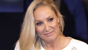 In einem interview äußerte sich janine kunze einst über das sexleben mit ihrem mann. Janine Kunze Sensation Sie Plaudert Aus Dem Nahkastchen Bunte De