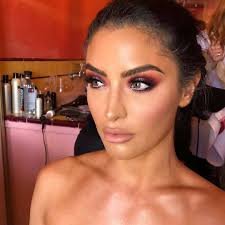 PowerPigment in full effect 🎨💫💄 last weeks makeup look from a new  project with @makeupgeekcosmetics and @stello 💄💃🏻🤓 can't wait for you  guys to see!!