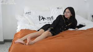 小甜豆稚予足交