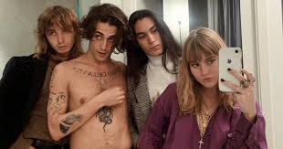 Sanremo 2021 maneskin con manuel agnelli amandoti. Sanremo 2021 Maneskin Nudi Abbracciati E Senza Filtri Da Xfactor Alla Censura Di Instagram Il Fatto Quotidiano