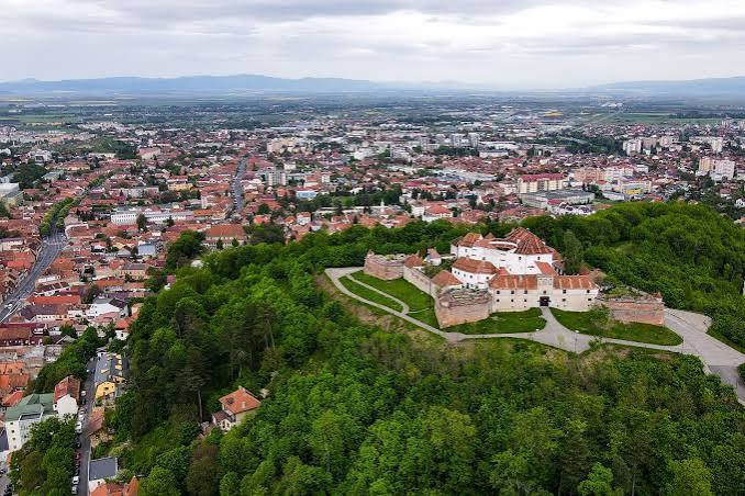 Scurt istoric al Cetății Brașovului de pe Dealul Straja » Știri din Brașov