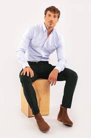 Le modèle mesure 1m67, et taille habituellement du s/36 pantalon en velours marron, style jogging elastique à la taille 2 poches marque berger du nord taille 36 polyester longueur 92cm expedition nationale: 10 Pantalons En Velours Pour L Hiver