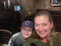 Leslie Luque's Instagram, Twitter & Facebook