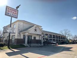 View 743 homes for sale in killeen, tx at a median listing price of $194,450. Lone Star Inn Suites Killeen Updated 2021 Prices