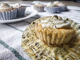 Imagine Biting Into A Cloud Or Marshmallow That S Exactly What Eating These Angel Food Cupcakes Feel In 2020 Angel Food Cupcakes Angel Food Royal Icing Cookies Recipe