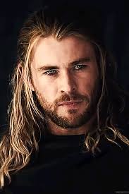 And Smiled Like This And You Were An Actual Puddle Chris Hemsworth Thor Hemsworth Chris Hemsworth