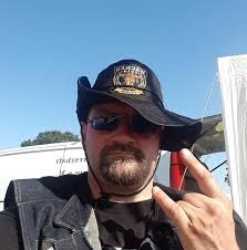 Schon gewusst ? ✨ Verleihnix taucht erst im 14. Album auf. Die Dorfbewohner  lebten zehn Jahre lang ohne Fischhändler. Ein Unding für ein Dorf, das am  Meer liegt! Erst 1969, auf der