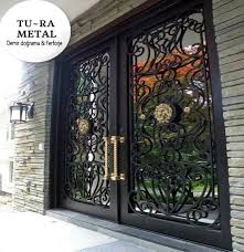 Ferforje Apartman Kapilari 05321765303 In 2021 House Gate Design Door Gate Design Wrought Iron Doors Front Entrances