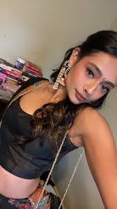 Mariam Patel's Instagram, Twitter & Facebook