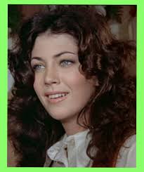 Jane Daly ( Shelly Granger/Kelly Harper #1) nel 1972 in una foto di scena  tratta dal set di un horror a cui prese parte. Vi riporto la traduzione di  Federico Cinquegrana di