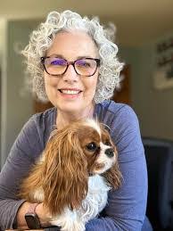 Lynda Dooley's Instagram, Twitter & Facebook