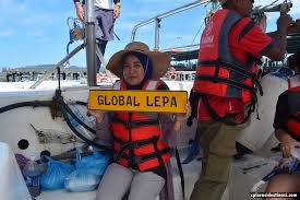 Satu lagi aktiviti menarik yang boleh anda lakukan adalah parasailing. Pakej Island Hopping Dan Snorkeling Ke Pulau Manukan Dan Pulau Sapi Sabah Xplorasi Destinasi