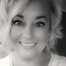 Amanda Knickerbocker's Instagram, Twitter & Facebook