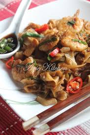 This is the authentic recipe for this famous malaysian street food. Kue Teow Goreng Udang Azie Kitchen