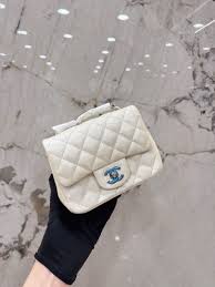 Chanel 17 mini square 方胖子珍珠白牛皮銀扣20開頭, 名牌, 手袋及銀包- Carousell