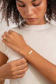 Delicada pulsera de alerta médica