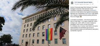 Piazza della repubblica 80122 napoli telefono: Diritti Civili La Bandiera Arcobaleno Sventola Sul Consolato Americano La Repubblica