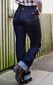 Pour satisfaire tout le monde, nous vendons des vetements rockabilly. Jeans Fur Damen Rockabellas Fur Den Perfekten Look Rockabilly Rules