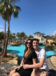 La noticia se ha sabido a través del instagram del piloto; Aleix Espargaro On Twitter Me He Levantdo Temprano Buen Entreno De 3h Por La Isla Y Ahora Relax Con La Mejor Mujer Del Mundo Y Los Twins