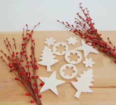 Stella di natale di pasta sfoglia. Lavoretti Di Natale Con La Pasta Di Mais Ornamenti Per Albero Di Natale Blogmamma It