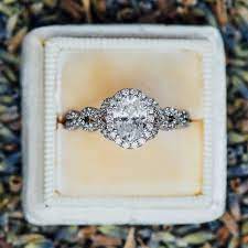 Such A Pretty Oval Engagement Ring Engagement Ring For Him Engagement Rings Couple Engagement Ring Buying Guide
