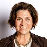 Kelly Meredith's Instagram, Twitter & Facebook