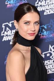 500 imágenes de Alice dufour