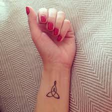 Celtic knot tattoos are the old traditional tattoos that are in fashion since the 1st century. Celtic Girl Tattoo Designs Girls Celtic Tattoos In 2020