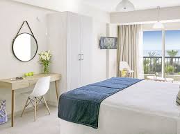 In diesem video zeige ich dir die schönen orte im freien teil zyperns. Hotel Louis Paphos Breeze In Paphos Bei Alltours Buchen