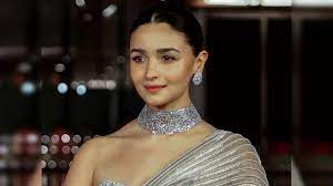 pali hill: Alia Bhatt buys luxury apartment in Mumbai's Pali Hill for Rs  37.80 crore - The Economic Times