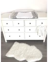 Peinture légèrement estompée sur les longueurs et peinture du bas d'un côté un peu abîmée (déf. Wickelaufsatz Rund In Weiss Mit Extrabreiter Blende Fur Ikea Hemnes 160 Cm Table A Langer Bebe Table A Langer Ikea Commode Hemnes