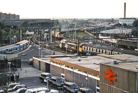 Two of these (one on either side of the road) will be in pipers row to allow easy interchange to and from the city's bus station and one will be at wolverhampton railway station, where the metro will terminate. A Busy Scene At Wolverhampton Railway Station In The Evening Of 15th July 1986 Flashbak