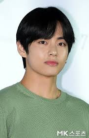 My precious happy pill #taehyung #뷔 #btsv #v #태형 #방탄소년단뷔 . Doolset On Twitter Taehyung Went To The Vip Screening Of The Divine Fury Park Seo Joon S New Movie Mgmavote Bts Bts Twt