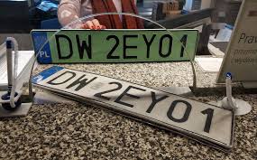 Odnośnie do dwurzędowej wymiary wynoszą 305 × 214 mm. Tablice Tymczasowe Wydluzone Na Czas Blizej Nieokreslony Wydzialy Komunikacji Juz Pracuja Samochody Elektryczne Www Elektrowoz Pl