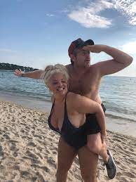 Vm.tiktok.com/zmj9wut29/ clip 2 download this song on itunes! Jason Nash On Twitter Free Loadin Again