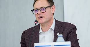 Fifth Third, Comerica plan to close $10.9B merger