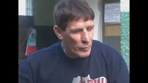 Durante muitos anos admirei esse cara que sempre trouxe muita música boa  para Rio Grande e Pelotas, foi referência para vários no bairro Getúlio  Vargas (BGV) em Rio Grande. um cara cheio de conexões ...