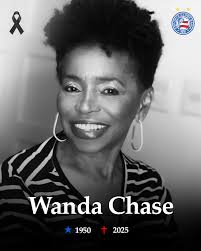 🏴 O Esquadrão lamenta o falecimento da jornalista Wanda Chase, aos 74  anos, nesta madrugada. Referência em cultura baiana, ela marcou presença no  lançamento da última Camisa #NovembroNegro do Bahia, no Candeal,