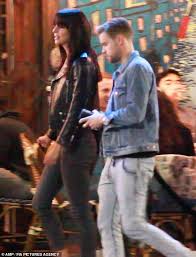 Il accède à la reconnaissance en 2009 par son incarnation de sam evans dans la série télévisée glee. Chord Overstreet Wraps Loving Arm Around Model Amanda Pizziconi A Year After Split From Emma Watson Australiannewsreview