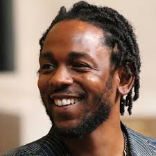 Forget 'started from the bottom', he's graduated from peddling mixtapes on the violent streets of compton to getting paged by president obama. Kendrick Lamar Italia Photos Facebook