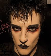 I See Red" video is now premiering