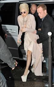 (الكثير يشبهني بي ليدي جاجا العرب. Farfeshplus ÙØ±ÙØ´ Ø¨Ù„Ø³ Ù„ÙŠØ¯ÙŠ Ø¬Ø§Ø¬Ø§ ØªÙ„ØºÙŠ Ø­ÙÙ„Ø§ØªÙ‡Ø§ Ø¨Ø³Ø¨Ø¨ ÙØ®Ø°Ù‡Ø§