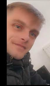 Hi all. I just wanted to make people aware about a guy named Alex Woodland,  he has moved from Guildford/Godalming area to the Isle of Wight with his  wife. He owes myself