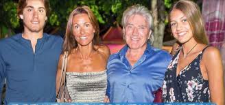 64enne, il prossimo 2 gennaio, nasce sotto il segno del capricorno. Kevin Paull E Karen Art Couling Figli Di Mal Abbiamo Litigato Perche Lui Vuole