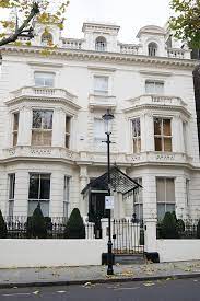 The Jaw Dropping Celebrity Homes We Wish We Were Isolating In Celebrity Houses London House London Mansion