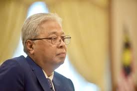 Datuk seri ismail sabri yaakob, menteri kanan (kluster keselamatan) mengatakan bahawa menurut datuk seri ismail sabri yaakob, pelitup muka wajib dipakai apabila berada di kawasan. Ismail Sabri 208 Detained For Not Wearing Face Masks 145 For Not Practising Physical Distancing The Star