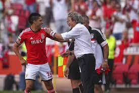 Rodrigo (benfica) is shown the yellow card for a bad foul. Enzo Perez Recorda Trabalho Com Jesus No Benfica E Um Monstro Taticamente I Liga Sapo Desporto
